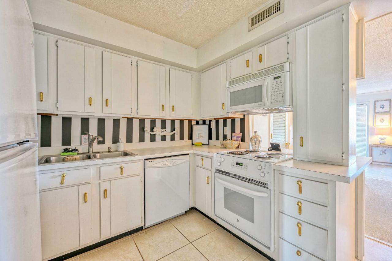 Myrtle Beach Abode With Seasonal Pool And Lake View! Villa ภายนอก รูปภาพ